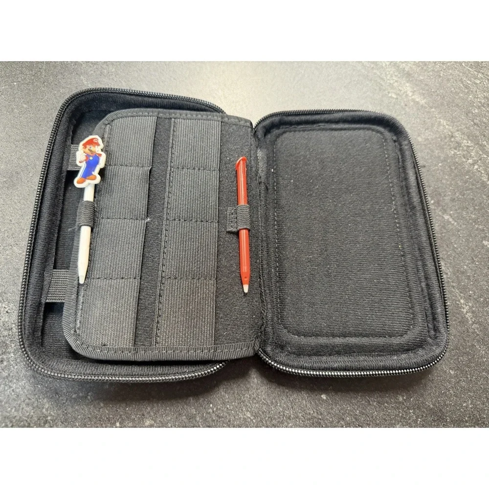 Nintendo 3DS Super Mario Carrying Case Bundle Mario 3D Land Hot Wheels Stylus